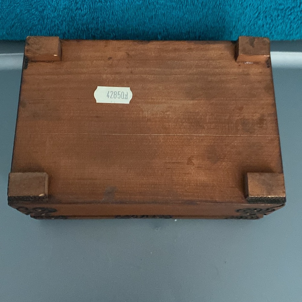 Elegant Brown Wooden Decorative Box - Picture 4 of 4